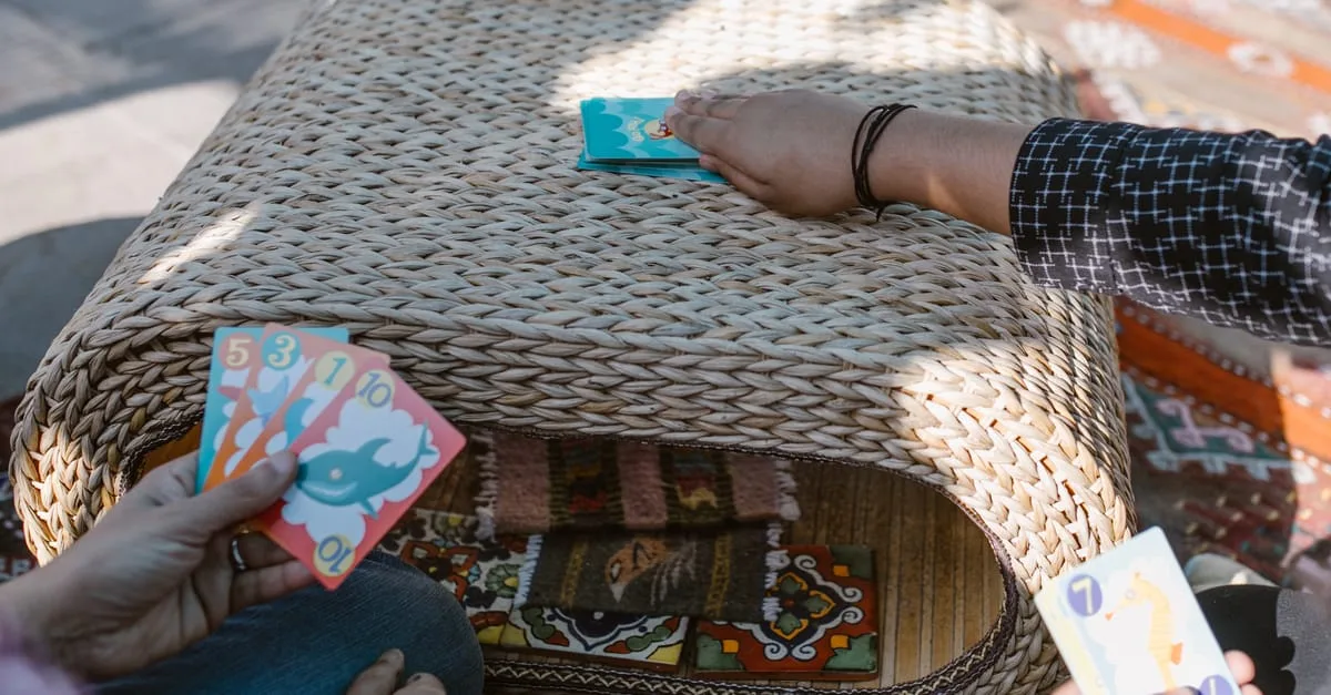 découvrez les meilleurs jeux de cartes de voyage pour divertir vos trajets. faciles à transporter et amusants pour toute la famille, ils rendent vos déplacements inoubliables.